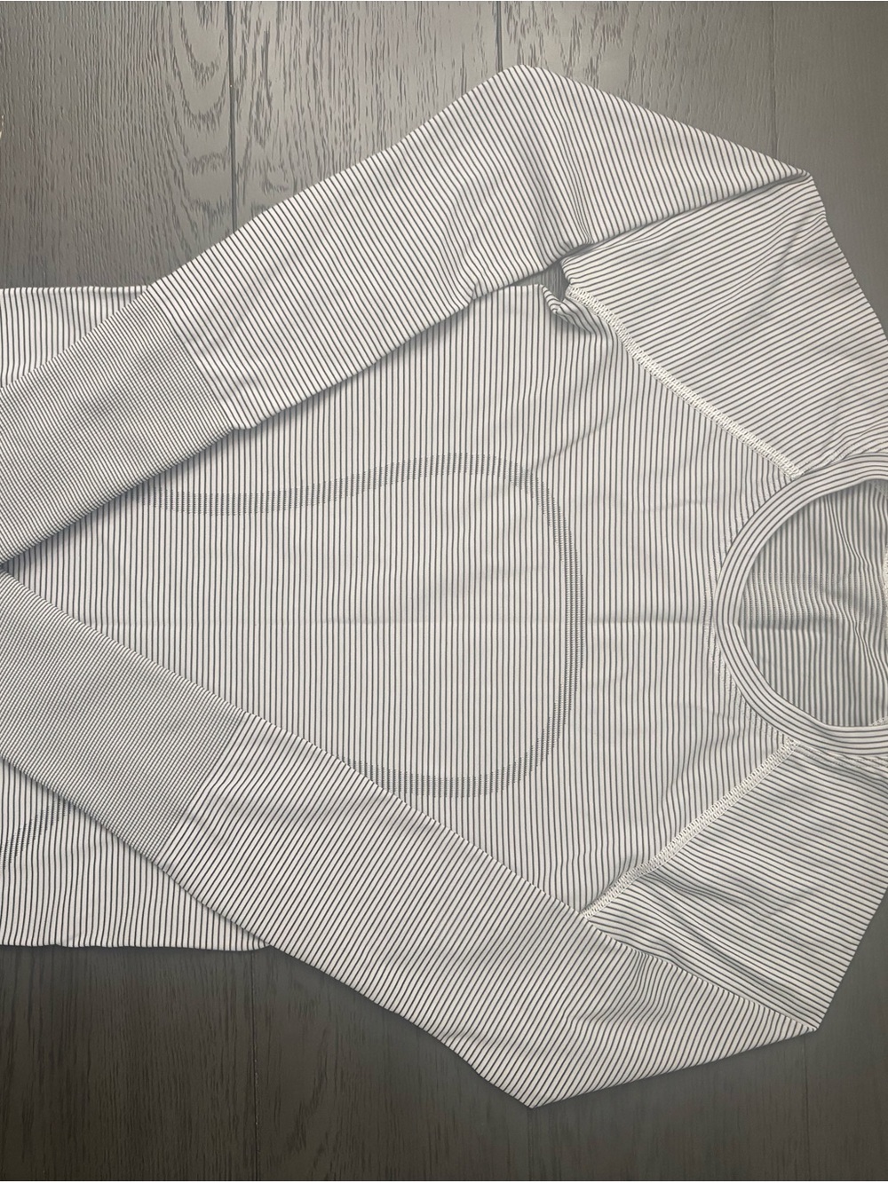 Lululemon Women’s Swiftly Tech Long Sleeve Shirt with Thumbholes Size 4